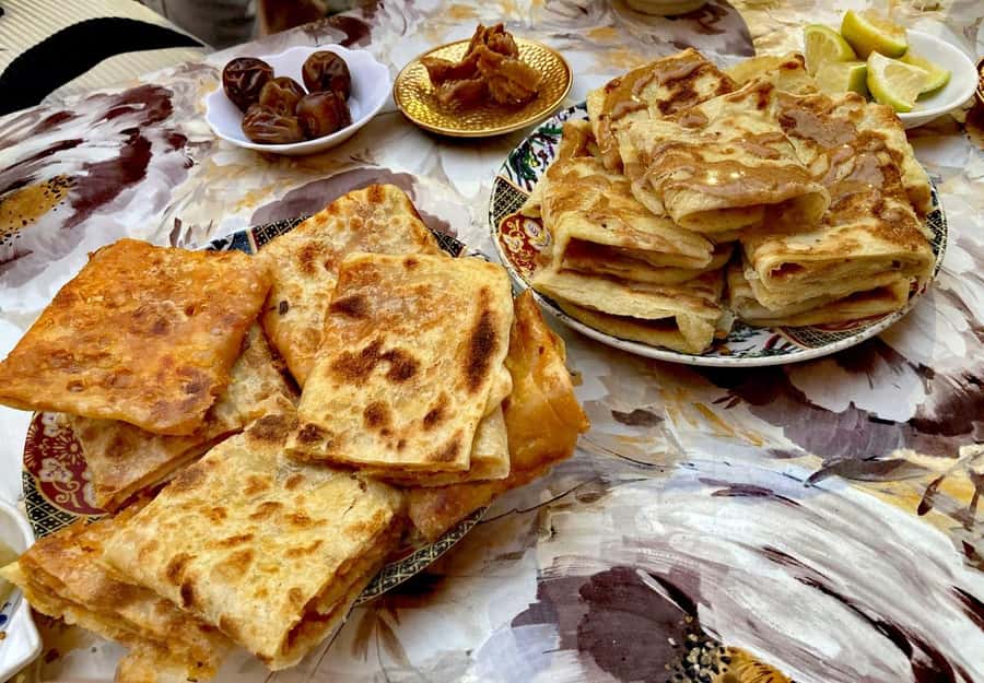 Marrakech: Street Food Tour with a Local Guide - Finding Café Argan and Getting Your Bearings in Jemaa el-Fnaa