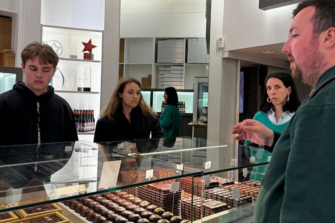 Marseille's Sweetest Bites: Pastry & Chocolate Food Tour - Stop in Le Panier: The Neighborhood Part That Actually Helps