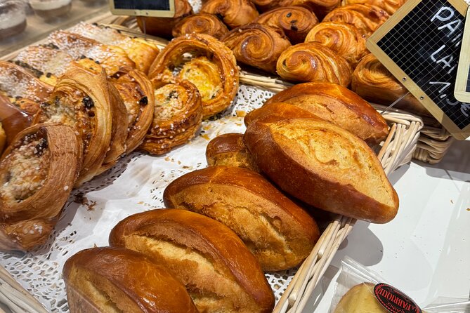 Marseille's Sweetest Bites: Pastry & Chocolate Food Tour - How the Guides Make or Break This Kind of Tour