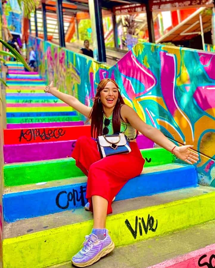 Medellín: Comuna 13 True Story and Street Food Tour - Key highlights to look for