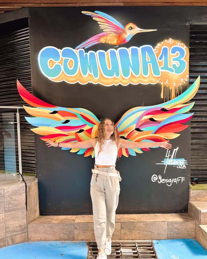 Medellín: Comuna 13 True Story and Street Food Tour - The rap or breakdance show: why the performance belongs in the itinerary