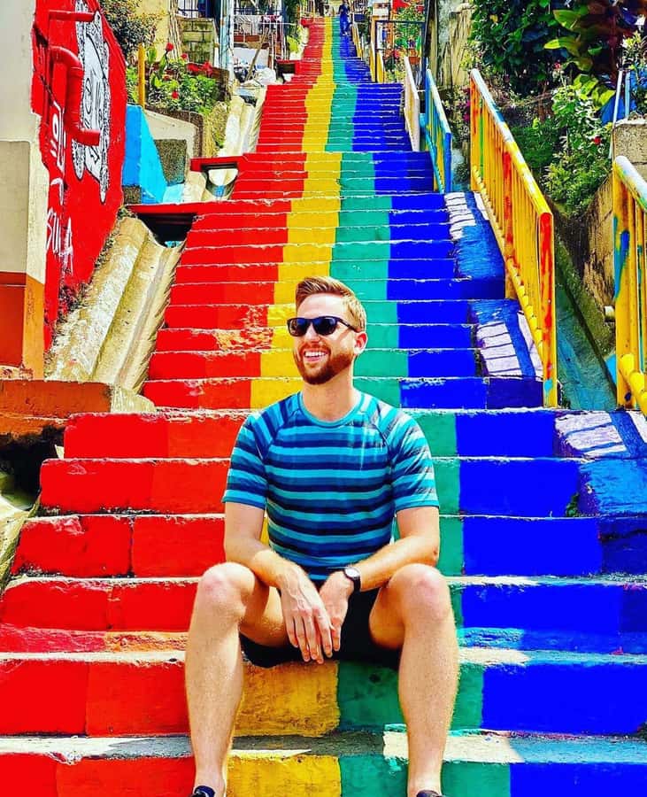 Medellín: Comuna 13 True Story and Street Food Tour - Price and value: about $14 for 3 hours with shows and snacks