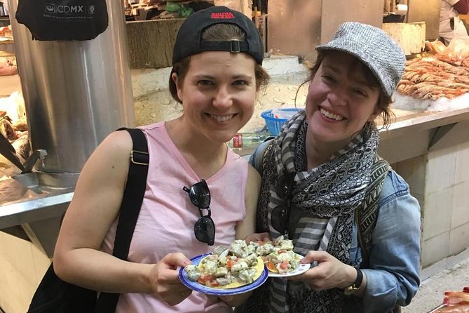 MEXICO CITY FOOD TOUR: flavors on two wheels - Roma tortillería stop: stone-ground corn, warm comal magic