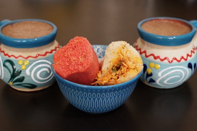 México City: Street Food to Home Cooking Food Tour - The best part is the home kitchen: tamales and hot chocolate in Roma