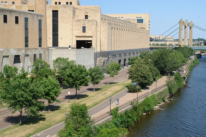 Minneapolis Riverwalk Food Tour - St. Anthony Falls and the neighborhoods you miss without a guide