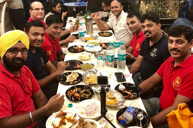 Mohd Ali Road Kebab & Curry Food Trail in Mumbai with Guide - Stop 2: Taj Icecream for a 15-minute palate reset