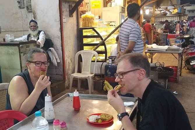 Mohd Ali Road Kebab & Curry Food Trail in Mumbai with Guide - Stop 4: Tawakkal Sweets and closing with mithai