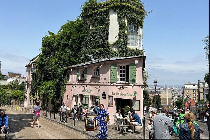 Montmartre Hill French Afternoon Tea Tasting Tour with Crepes and Macarons - Why the Tour Feels Friendly: Small Group Size and Local Guides
