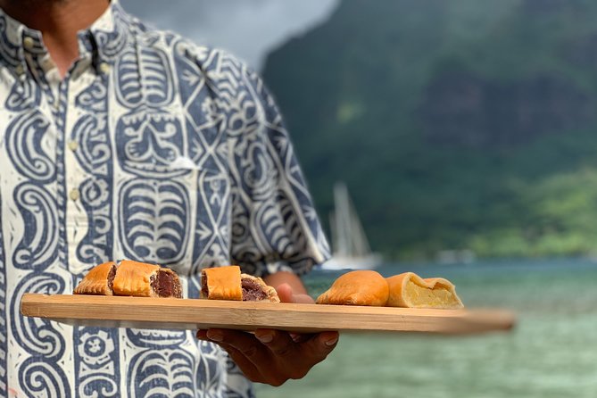 Moorea Street Food Tour - Guide power: Heimata and Mareva turn bites into context