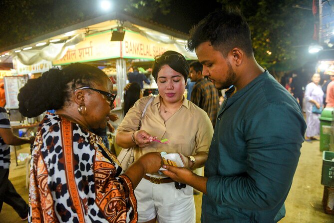 Mumbai Street Food & Bazaar Tour with Local Transport - Girgaon Chowpatty and Churchgate: street snacks meet real foot traffic