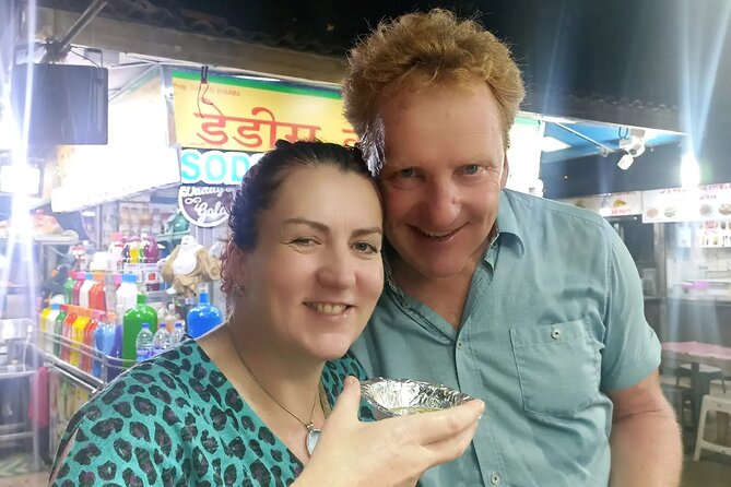 Mumbai Street Food & Bazaar Tour with Local Transport - Bhuleshwar Bazaar: spices and shopping energy (without the guesswork)