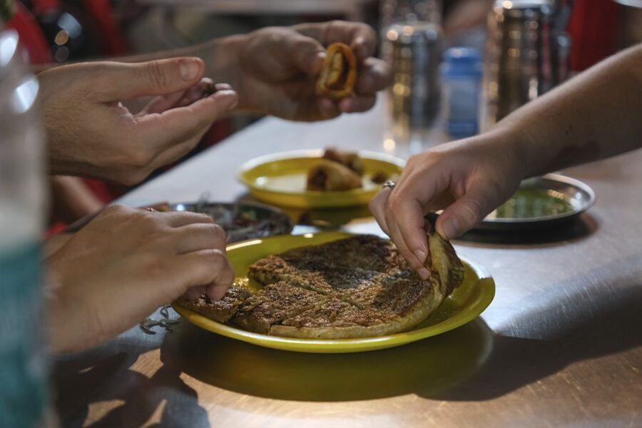 Mumbai: Street Food Tour - How the 16–18 dishes pacing actually works