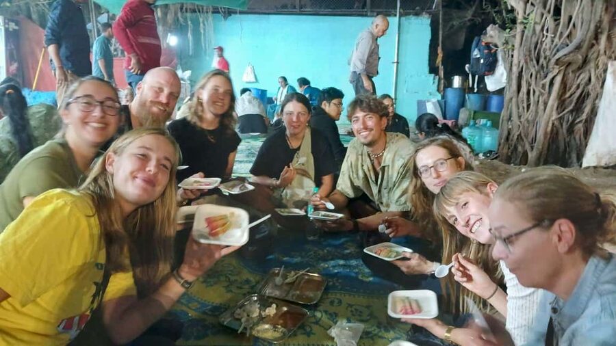 Mumbai Street Food Tour with Evening Bazaar Walk - Key things that make this Mumbai street food tour worth your time