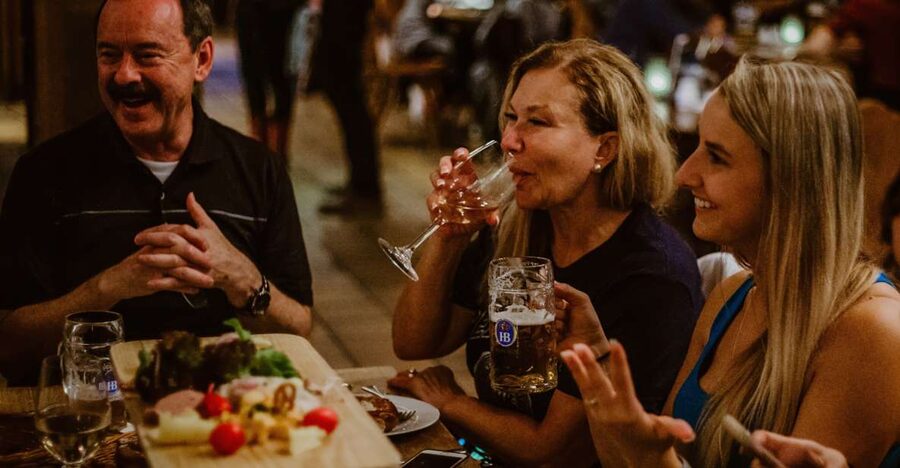 Munich: Beer and Food Tour with Dinner & Oktoberfest Museum - What You Actually Drink: Sampling Beer Without the Guesswork