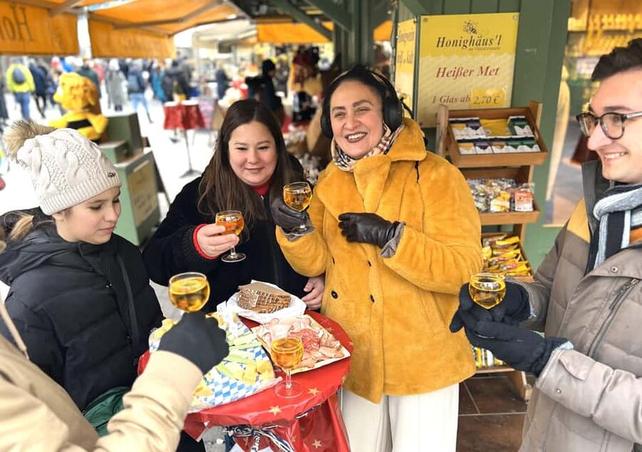 Munich: Old Town Food Tour with 10+ Tastings, Beer & Pretzel - Viktualienmarkt Tastings: Cheeses, Charcuterie, Smoked Meats, Bread, and Honey Wine