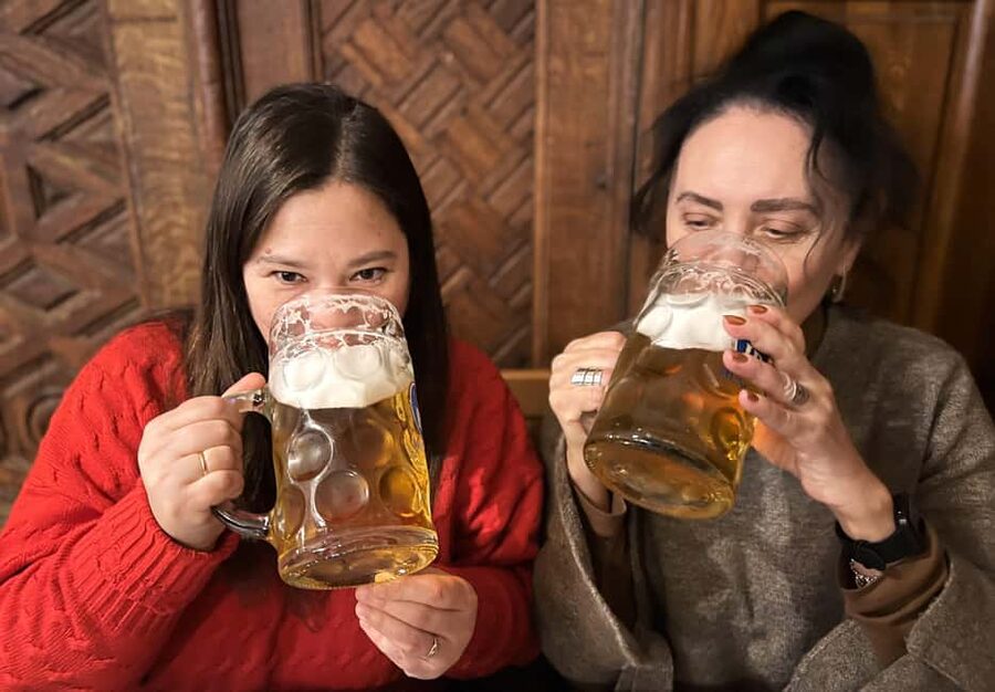 Munich: Old Town Food Tour with 10+ Tastings, Beer & Pretzel - Meeting at Sebastian Platz: Find the Orange Umbrella