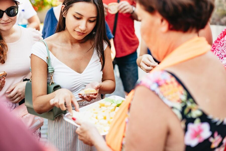 Munich: Viktualienmarkt Food Tour - What you’ll actually taste: cheeses, bread, and Bavarian comfort food