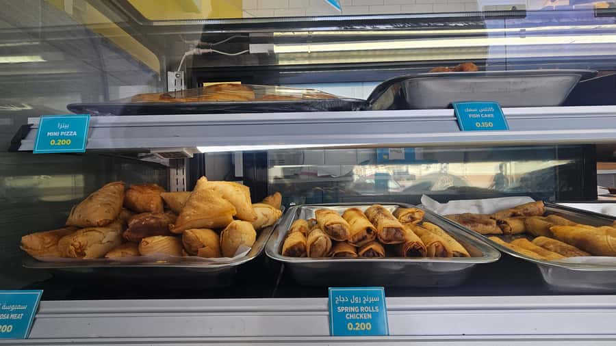 Muscat: Omani Food Tour with Shuwa & Halwa - Omani bread tasting flight: sweet-salty combos you can actually pick