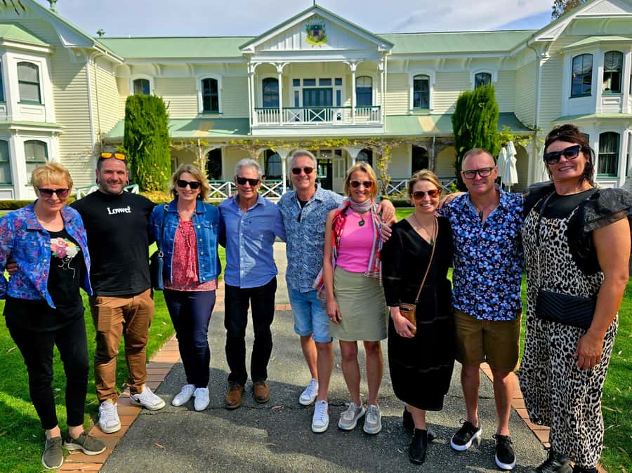 Napier: Afternoon Winery & Gin Tasting Tour Thu Fri Sat - National Tobacco Building gin tasting: five pours with real personality