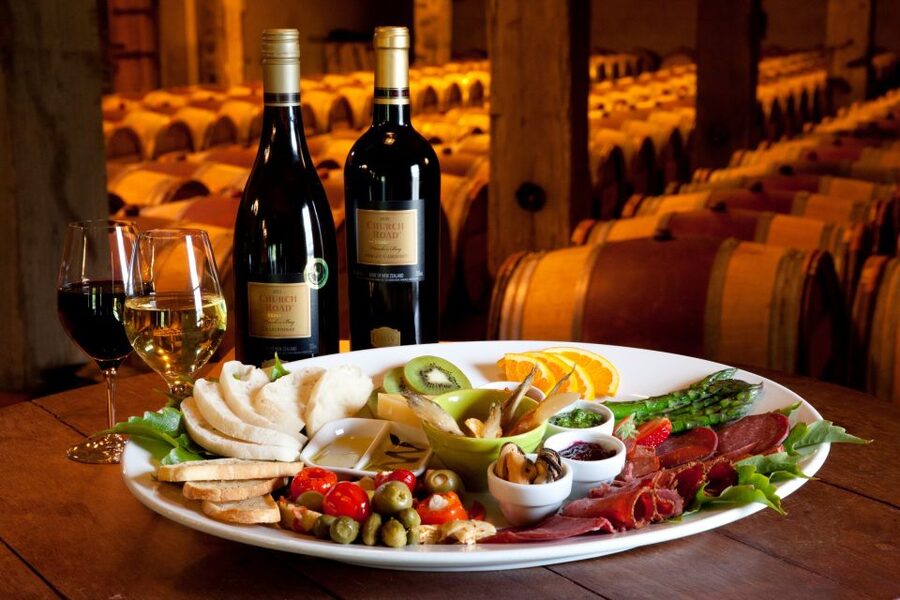 Napier: Winery + Gin Tasting Tour with Lunch Thu Fri Sat - Practical tips for a smoother afternoon of sips