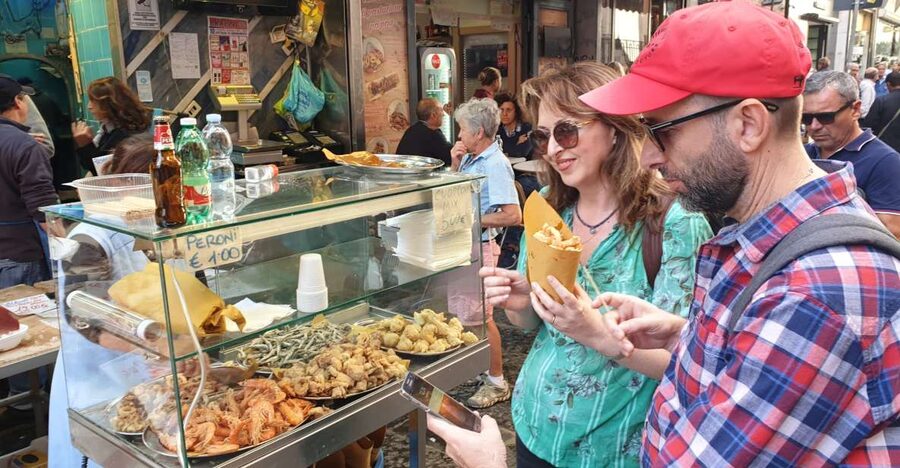 Naples: Food Tour with Davide - Quick hits before you taste