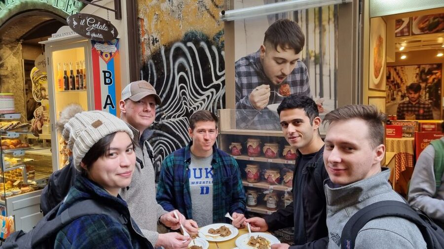 Naples: Food Tour with Davide - Fried pizza and classic pizza: eating Naples properly