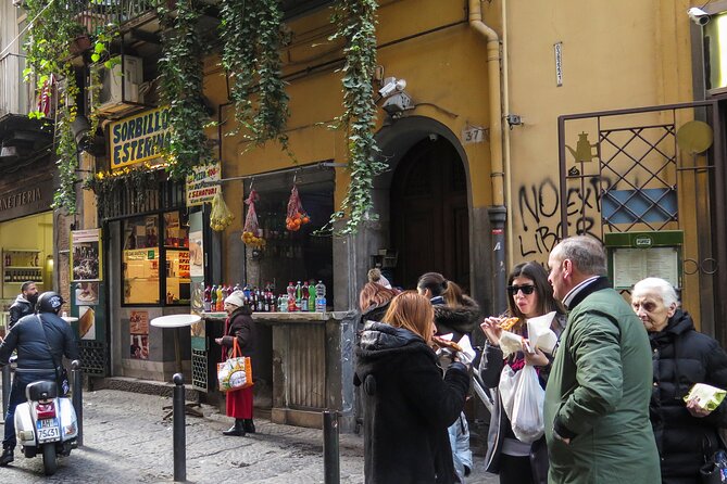 Naples: Pizza and Beyond Food Tour by Do Eat Better - Piazza San Gaetano Frittatina di Pasta: A Fried Pie That Feels Like Naples