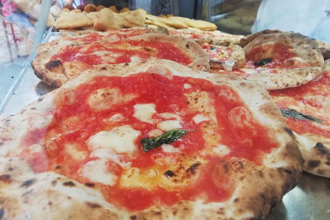 Naples Street Food Tour with a Native & Top Rated Expert - Group size, walking pace, and the “come hungry” reality