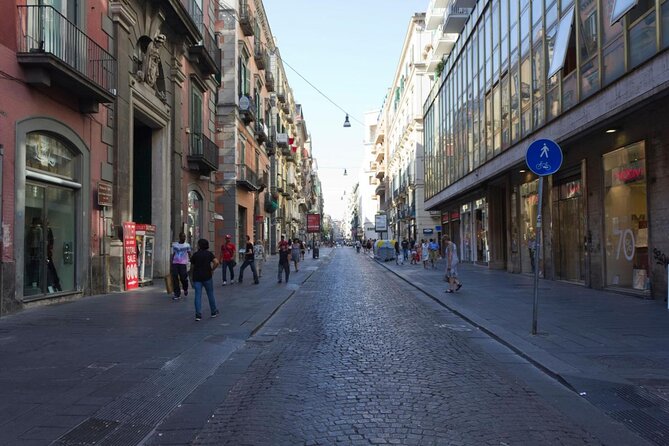 Naples' Ultimate Street Food Tour - Small Group by Do Eat Better - Piazza Dante start: how the walk actually feels