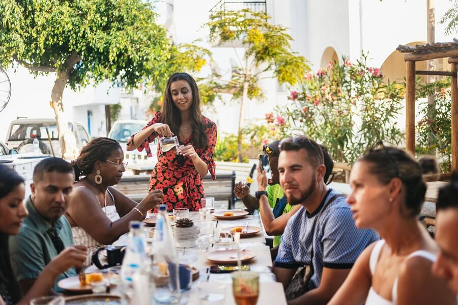 Naxos: Naxos Town Food Tour with Tastings and Wine - Meeting at Town Hall and Getting Oriented in Naxos Town