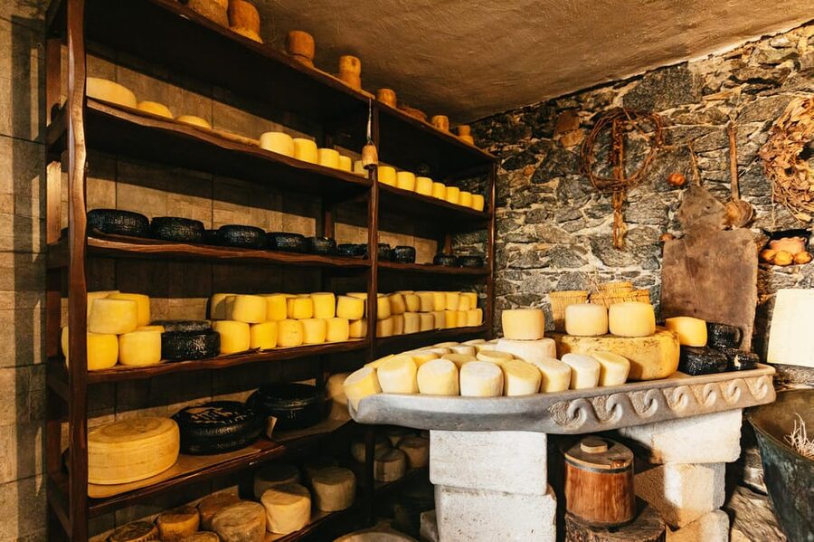 Naxos: Naxos Town Food Tour with Tastings and Wine - What You’ll Actually Eat: Potato, Phyllo, and Market Snacks