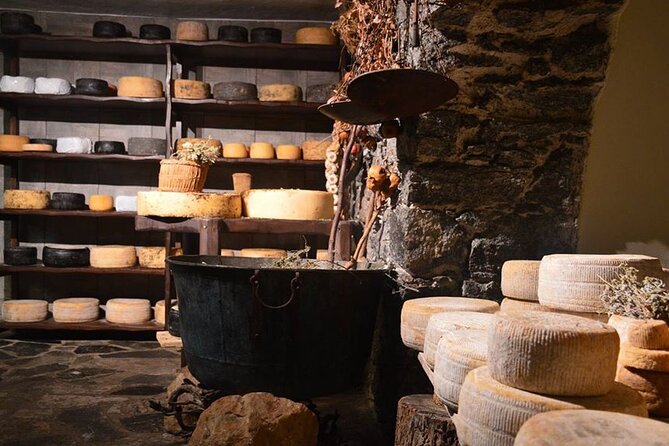 Naxos Old Town Private Food Tour with Dinner and Pickup - Key Highlights at a Glance