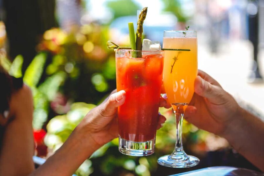 New Orleans: Food Tour with Seafood Boil in French Quarter - French Quarter food that mixes tastings, cocktails, and street-level history