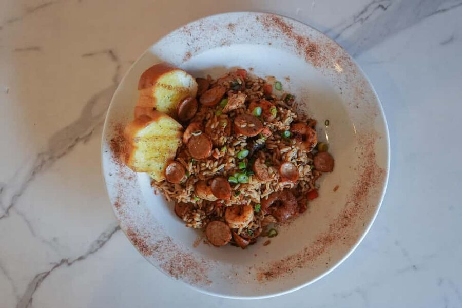 New Orleans: Food Tour with Seafood Boil in French Quarter - What you’ll eat: Creole comfort, Cajun heat, and a seafood boil you learn to peel