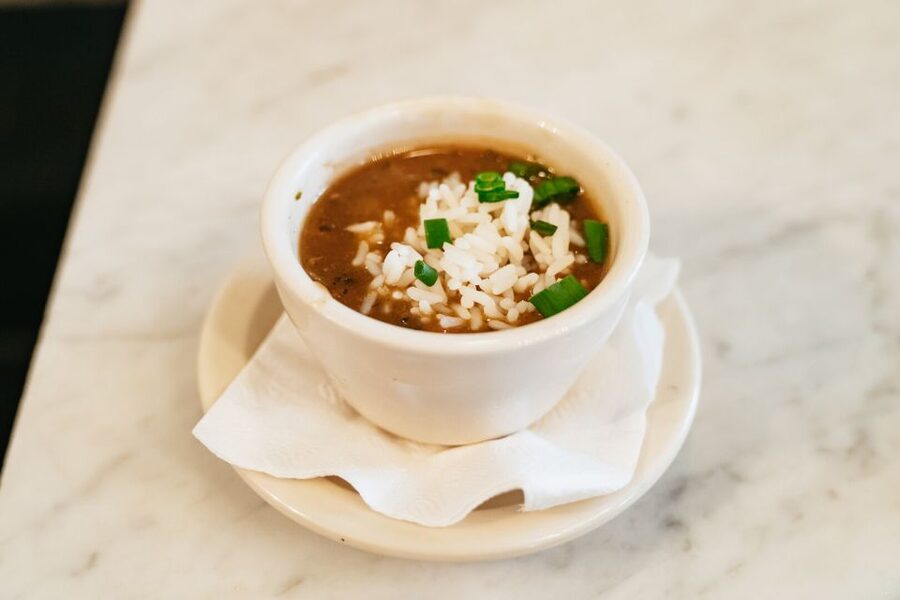 New Orleans: French Quarter Food Tour with Tastings - Sit-down tastings at four restaurants vs two sidewalk bites