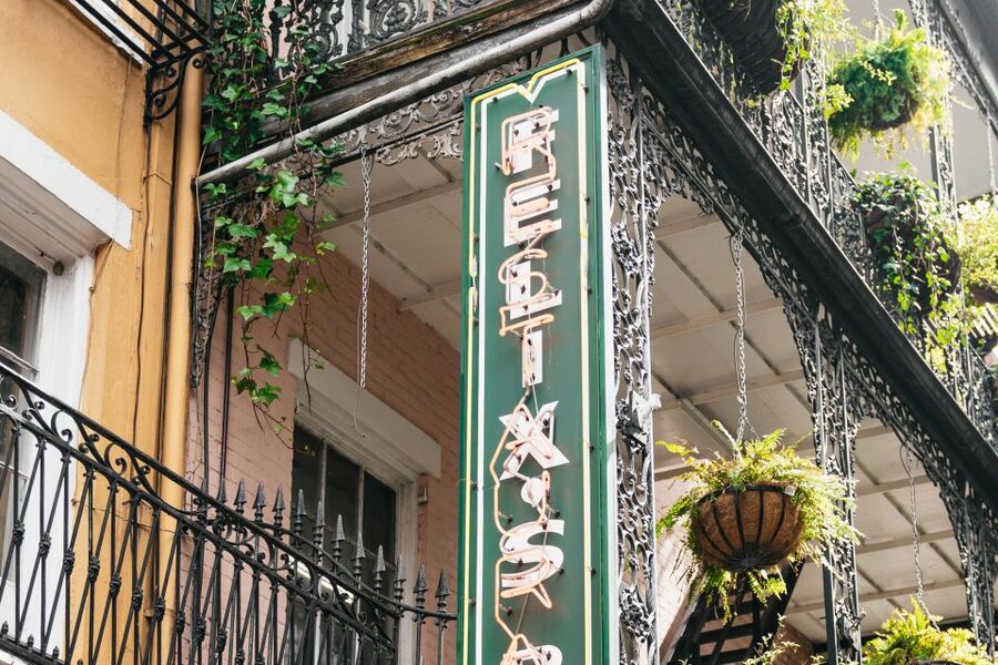 New Orleans: French Quarter Food Tour with Tastings - The guide’s job is more than facts: it’s food storytelling