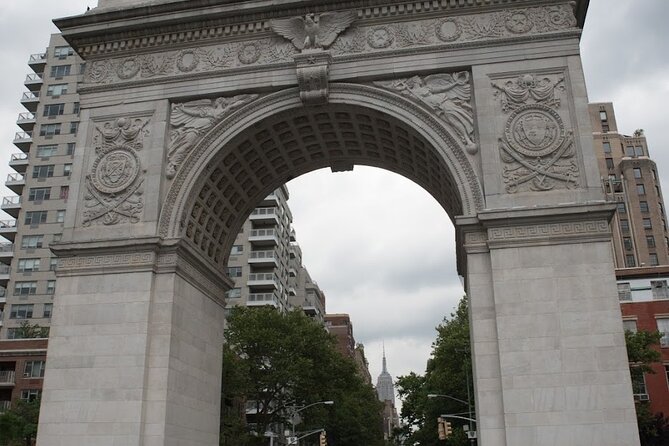New York Private Food Tour with 6+ Tastings in Greenwich Village - Stop on the Elevated Rail: High Line Food-Tour Vibes