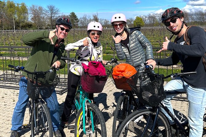 Niagara-on-the-Lake Cycle and Wine-Tasting Tour with Optional Lunch - The Grape Escape start: bikes, helmets, and the first rides