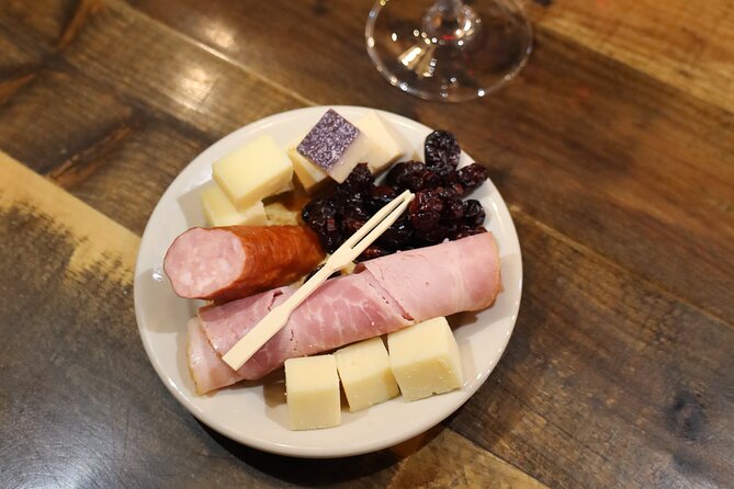 Niagara-on-the-Lake Small Group Wine Tasting Tour - Your guide experience: the difference is in the pacing