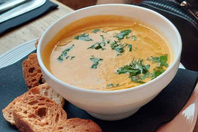 Nice Food Tour – A Full Meal on French Riviera by Do Eat Better - Stop 2: Rue Gubernatis Wine Bar Pairings and Provençal Ingredients