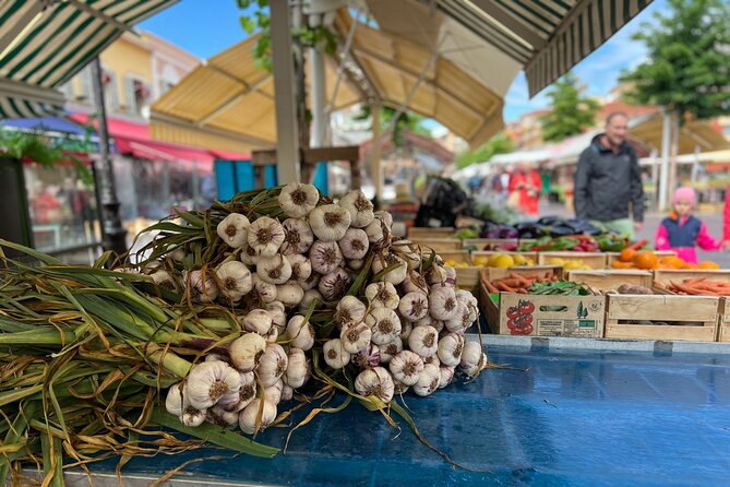 Nice Old Town & Local Markets Food Tour with 9+ Tastings - Small-group energy: why guides matter on a food tour