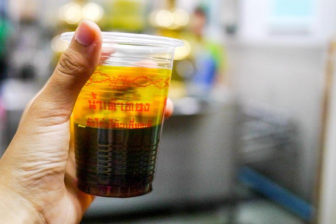 Night Street Food Tour of Bangkok's Chinatown - Chinatown at 6:00 pm: why this night walk works