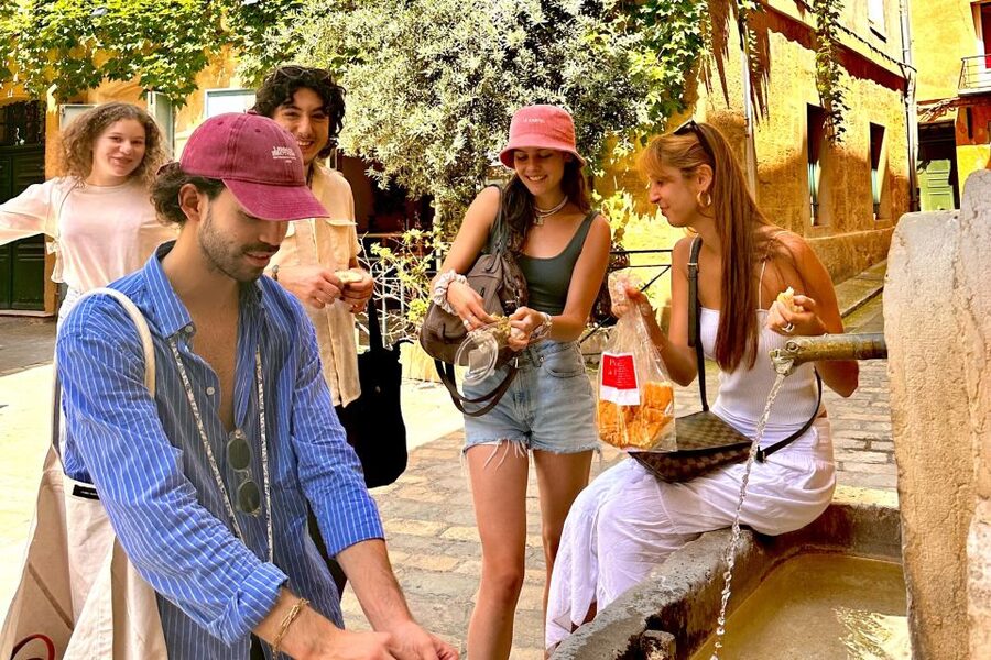 NO DIET CLUB - Unique local food tour in Aix en Provence - Guides Matter: Clémentine, Cindy, Margaux, Azza, Ania, Thomas, and More