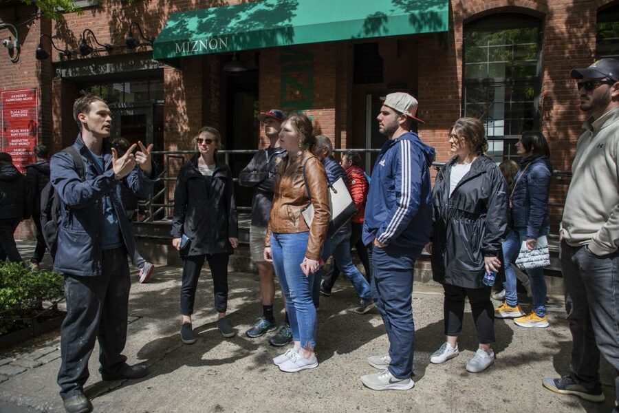 NYC: Chelsea Market, Meatpacking, High Line Food Tour - Group size, pace, and what to wear
