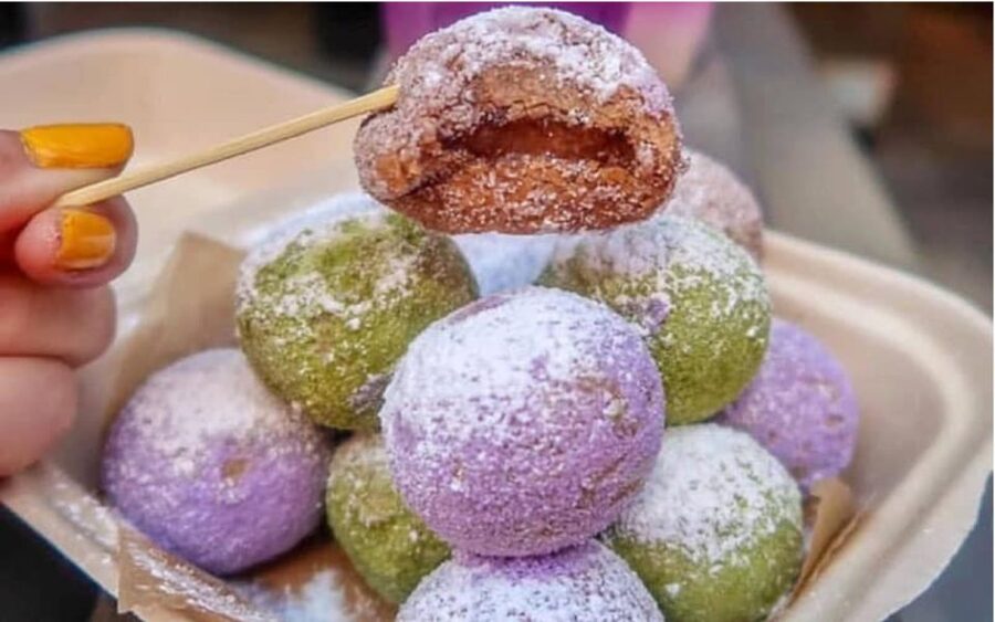 NYC: Chinatown & Little Italy Food Tour with 8 Tastings - Little Italy’s gear change: pastry at a 1892 bakery and a mafia-movie bar