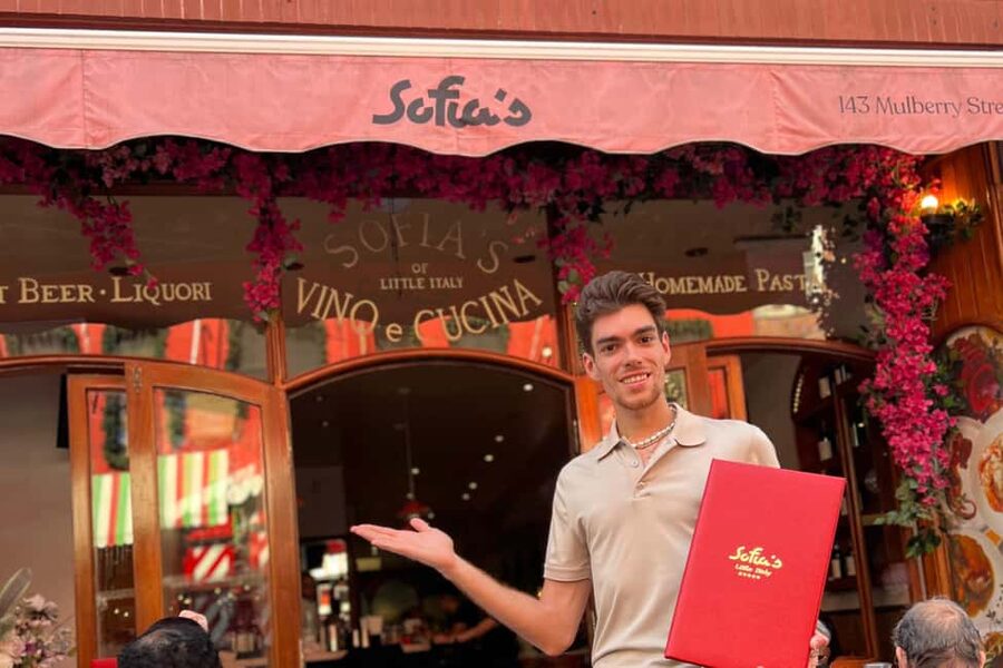 NYC: Chinatown & Little Italy Food Tour with 8 Tastings - Brick-oven pizza and mini cannoli: the New York classics portion of the loop