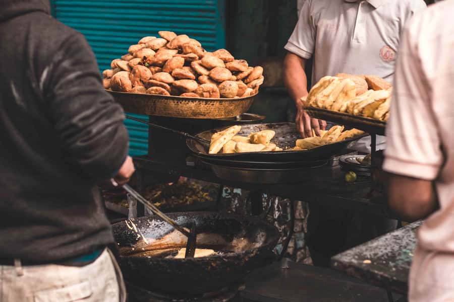 Old Delhi: 3-hour Street Food Tour - Comfort, crowds, and keeping your stuff safe