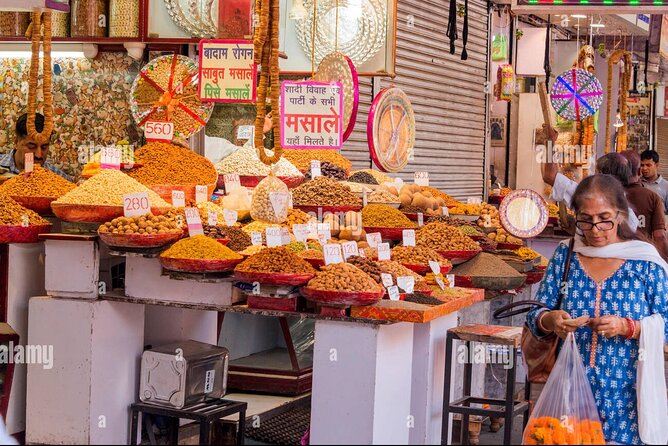 Old Delhi Cultural, Temples, Heritage Walking Street Food Tour - The warm-up at Chawri Bazaar: snacks and first orientation