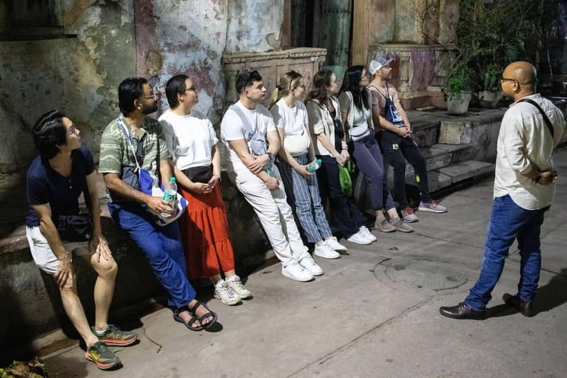 Old Delhi Food Tour: A Night Time Feast - Ballimaran at Night: The Vegetarian Skewer Twist (and the Fried Chicken Moment)