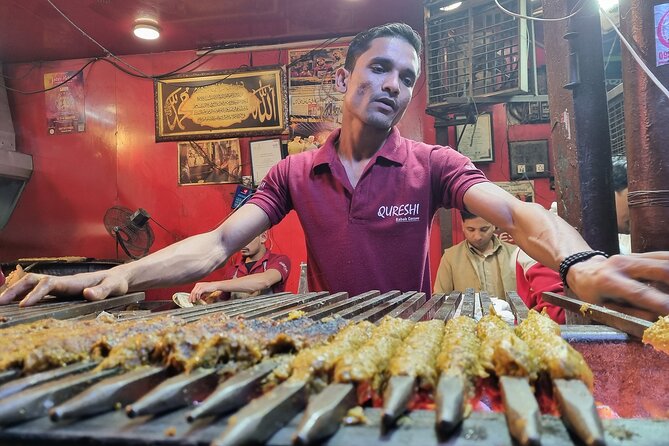 Old Delhi Night Food Tour - Kitchens & Local Stories - Stop 4: Jama Masjid and the Old Delhi Way of Grilled Kebabs